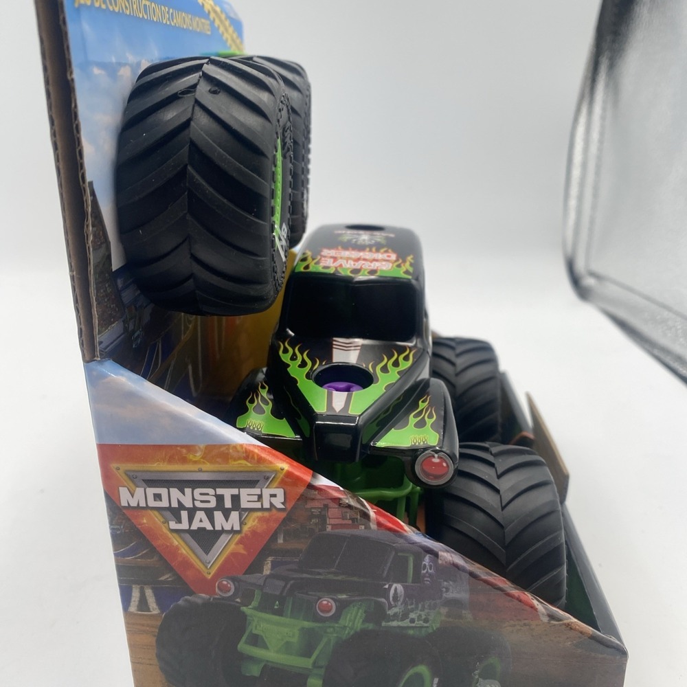 Monster Jam Mechanix Grave Digger Build & Rebuild 1:32 Race Truck Kit - Picture 9 of 13